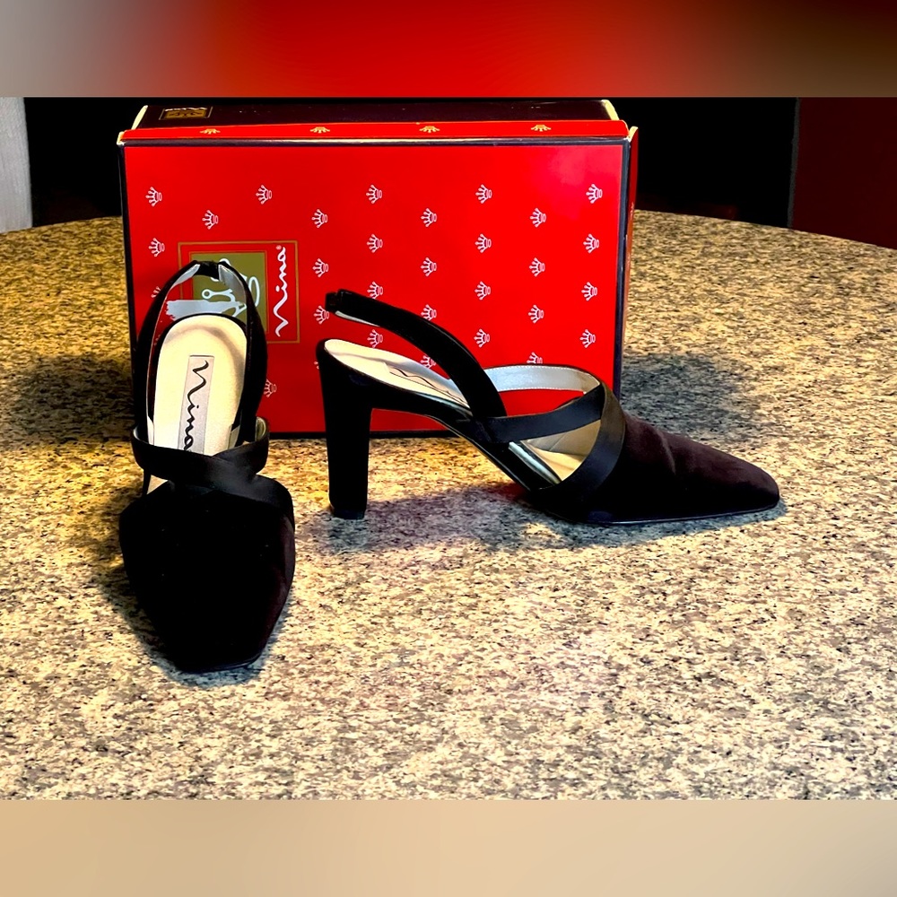 *NO BUNDLE ITEM* Shoes Nina Black Velvet 9M